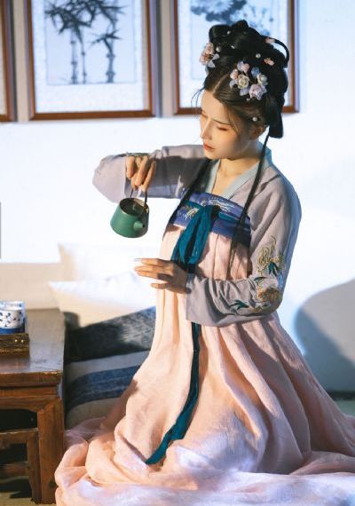 日产精品卡1卡2卡三卡在线_720免费观看